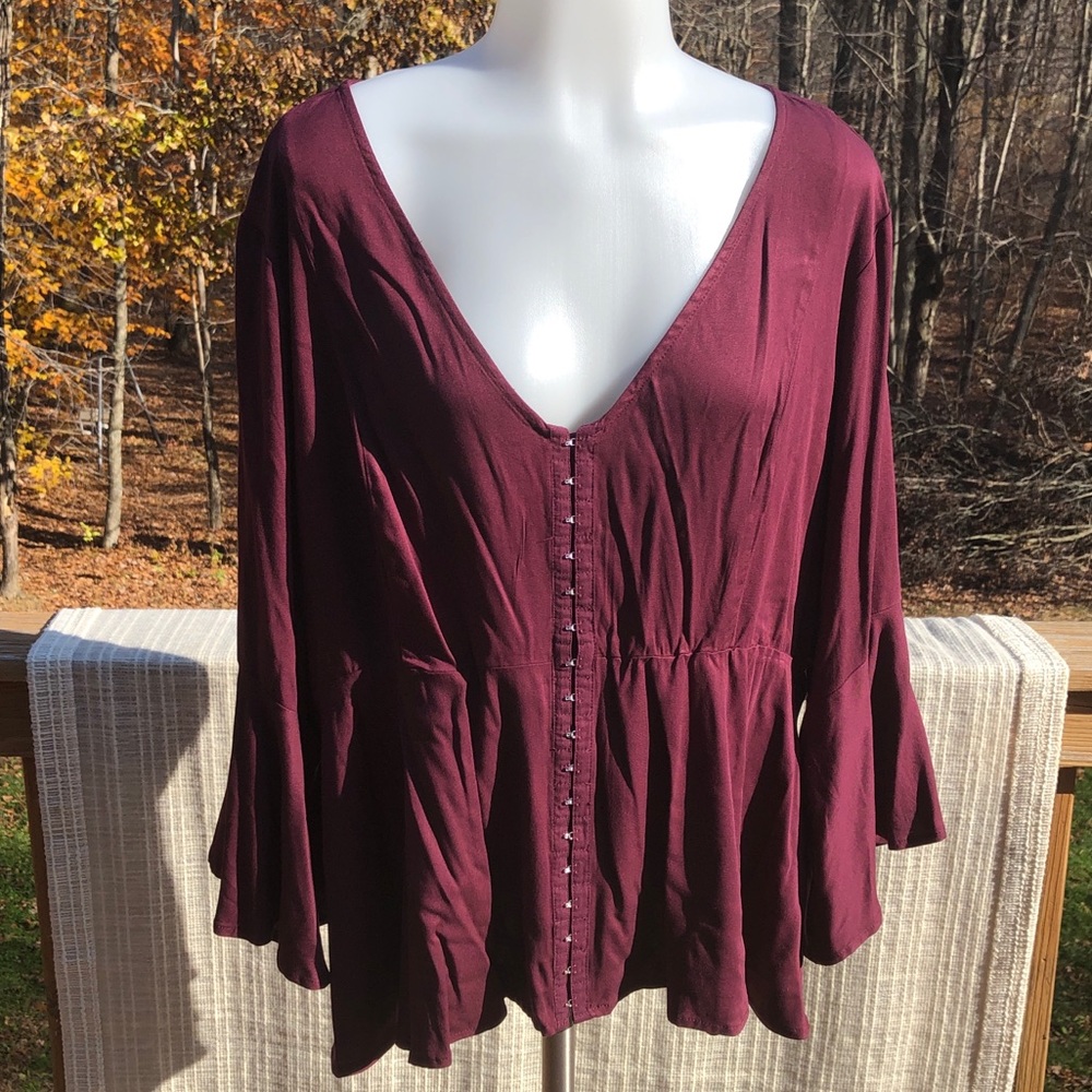 Torrid Babydoll Top Plunge Neck & Bell Sleeves 2x